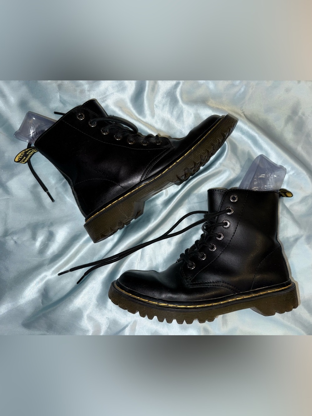 Black Luana Dr Martens